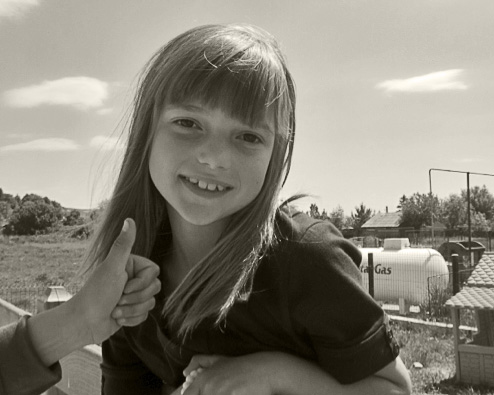 Magdalena wird mit weiteren drei Geschwistern im Sozialhaus von “Kinder in Not” tagsüber betreut